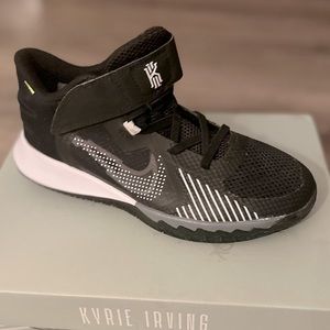 Nike Kids' Preschool Kyrie Flytrap V Basketball Shoes